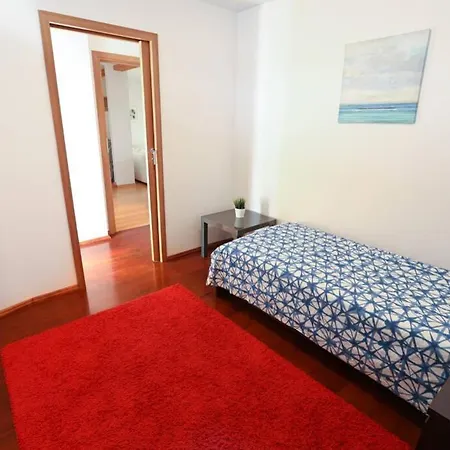 Charming And Bright- Golden Apartments- Old Town -Main Train Station 아파트